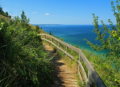 the boardwalk along empire bluff in sleeping bear dunes