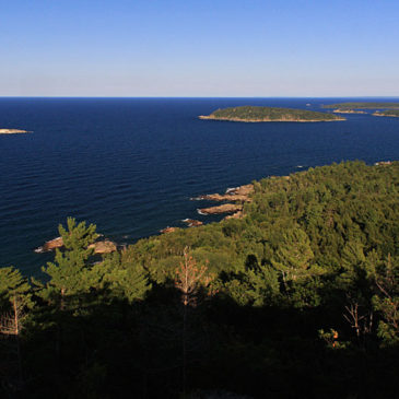 Sugarloaf Mountain Hike – Marquette Michigan